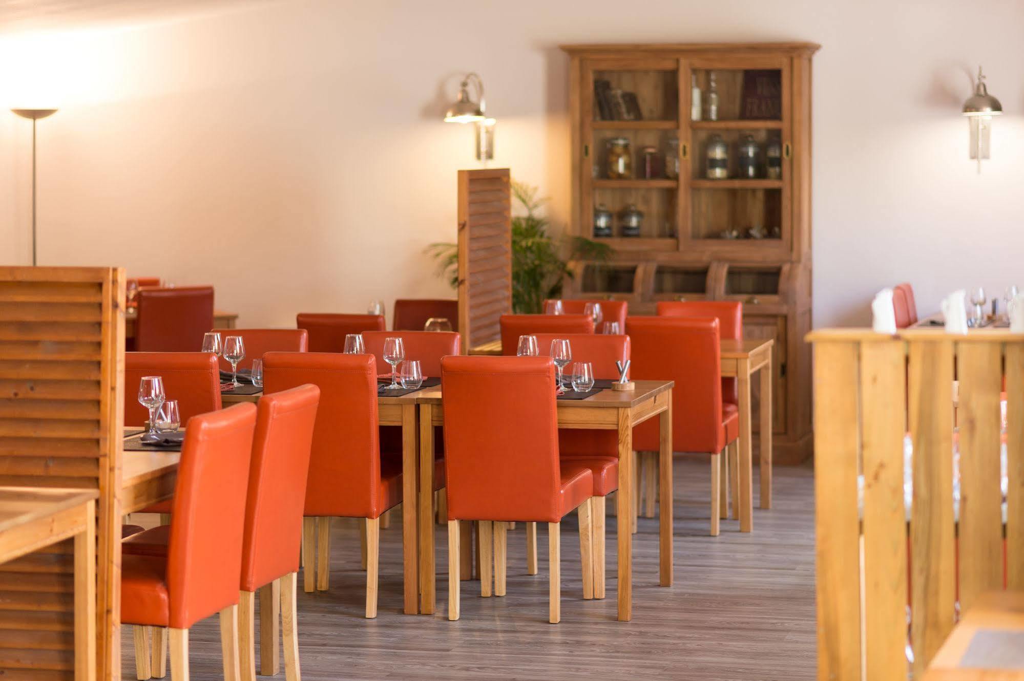 Latitude Ouest Hotel Restaurant & Spa لوكرونان المظهر الخارجي الصورة